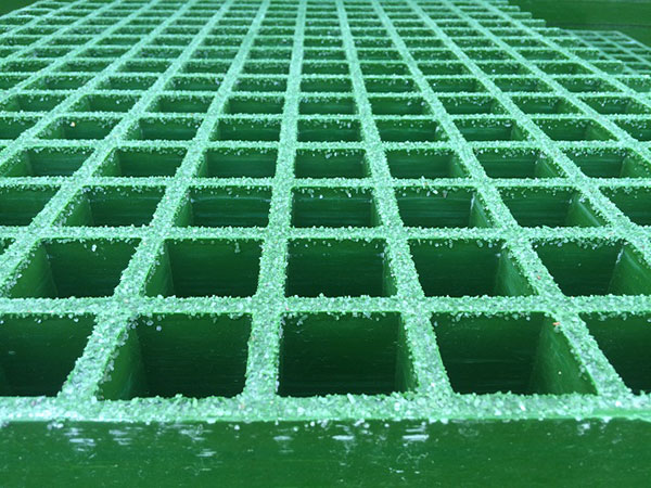 1 panel of gritted top green GRP open mesh grating